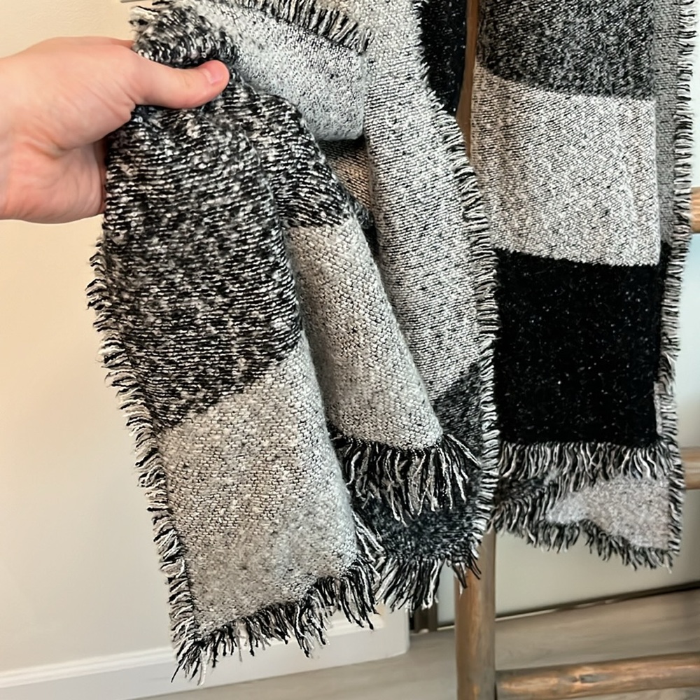 Scarf - Picture 2 of 3